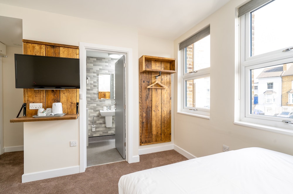 Classic Quadruple Room photo 2