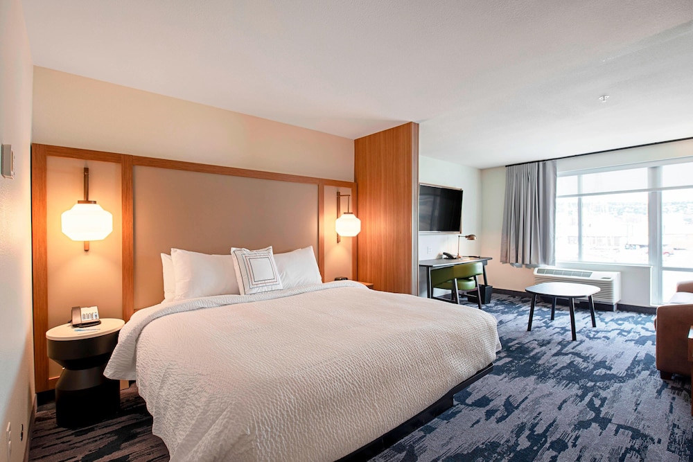 Suite, 1 King Bed with Sofa bed, Harbor View (Hearing Accessible) photo 3