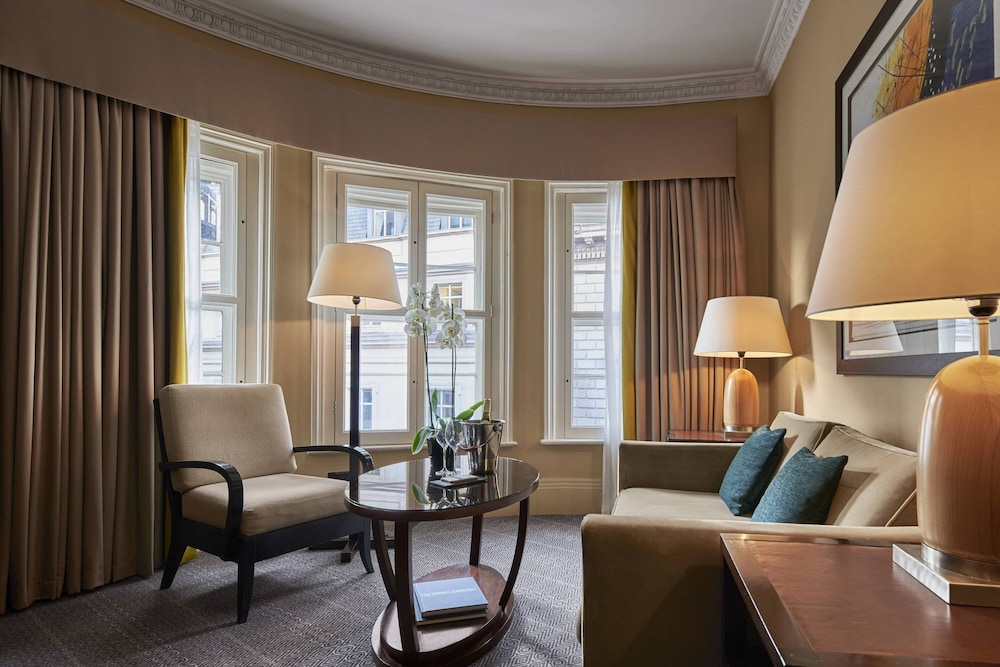 Executive Suite, 1 Bedroom, Corner photo 2