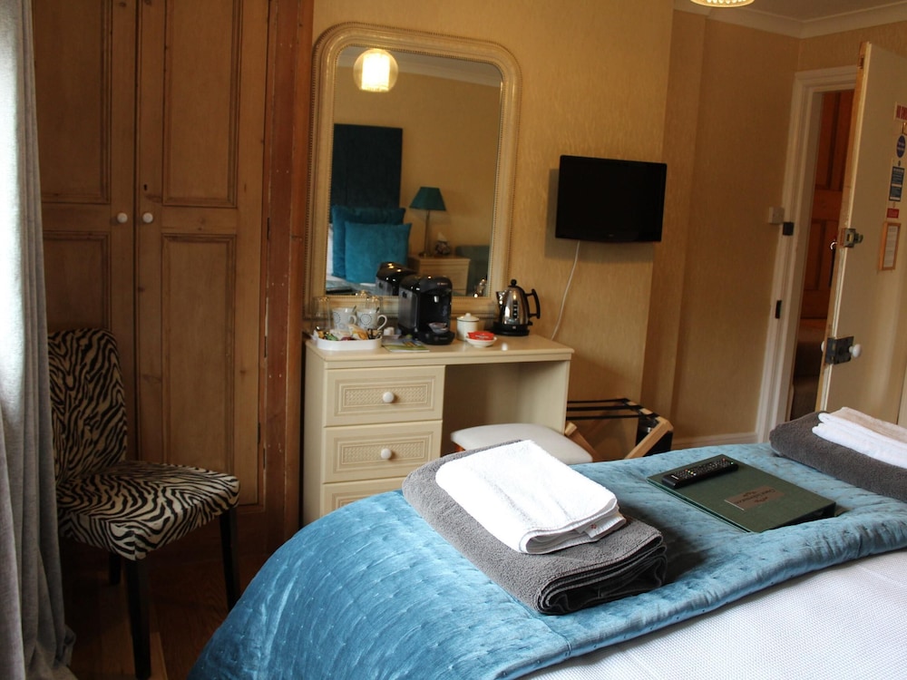 Double Or Twin Room (Morgan Room) photo 3