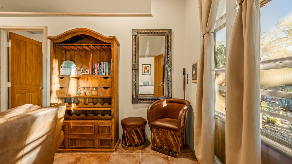 Suite 2 photo 2