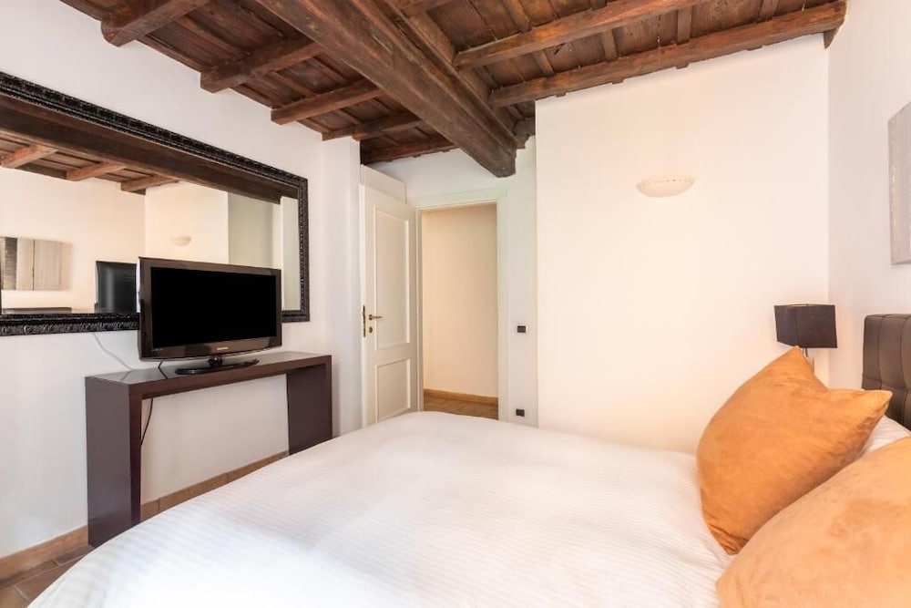 Deluxe Apartment - Separate Building photo 2