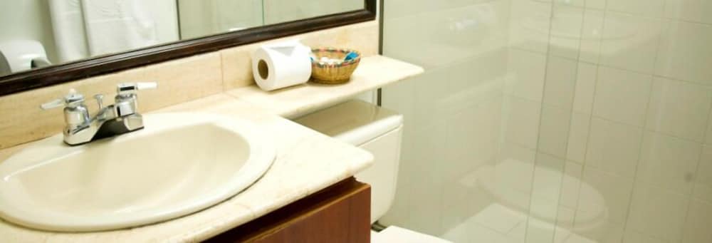 Standard Suite - Photo 6