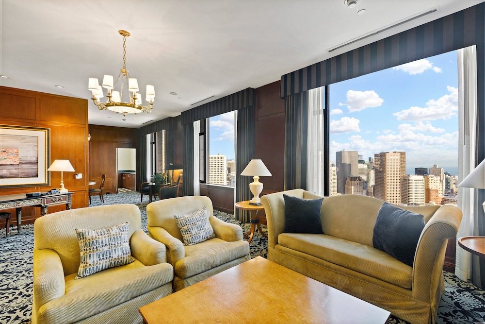 Suite, 1 King Bed (Penthouse) thumbnail 5
