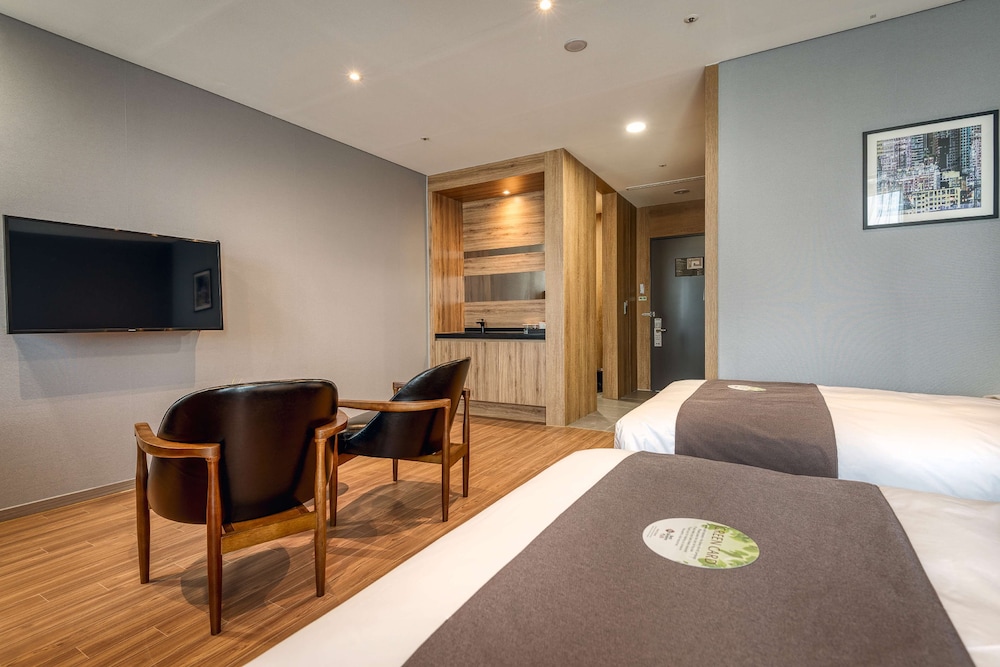 Superior Room, 2 Twin Beds, Non Smoking, Refrigerator