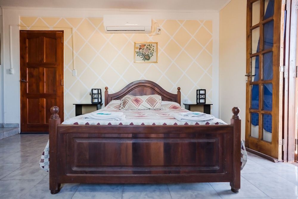 Elite Triple Room
