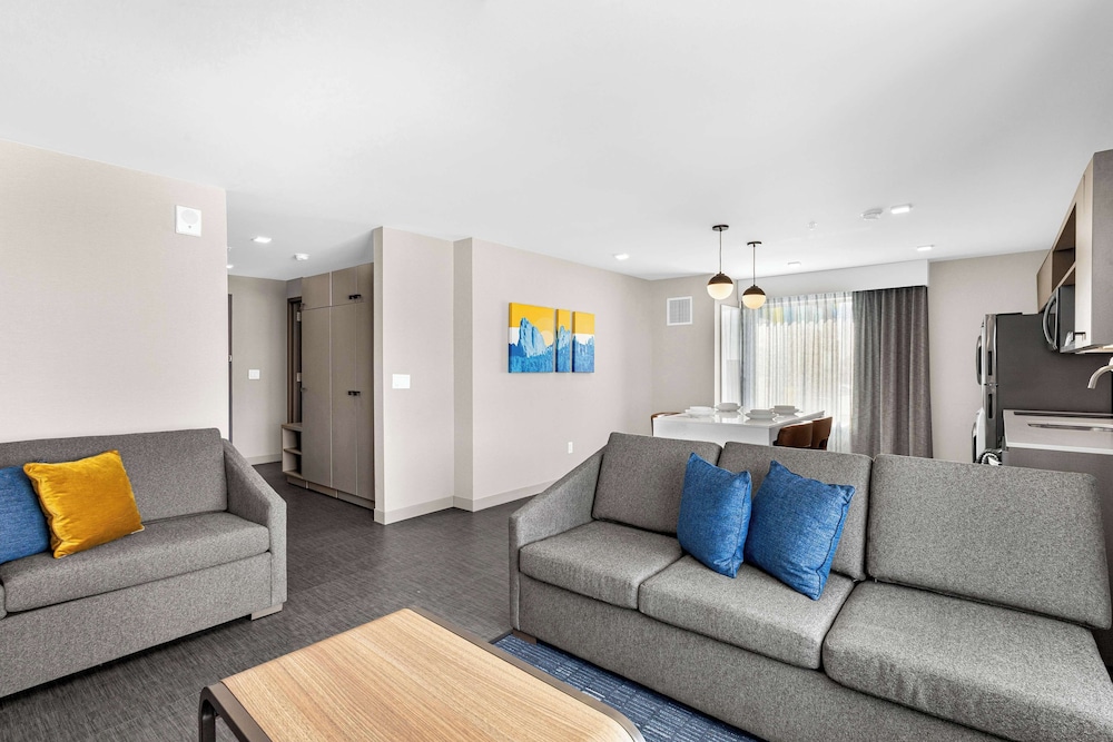 Suite, 1 Bedroom photo 2