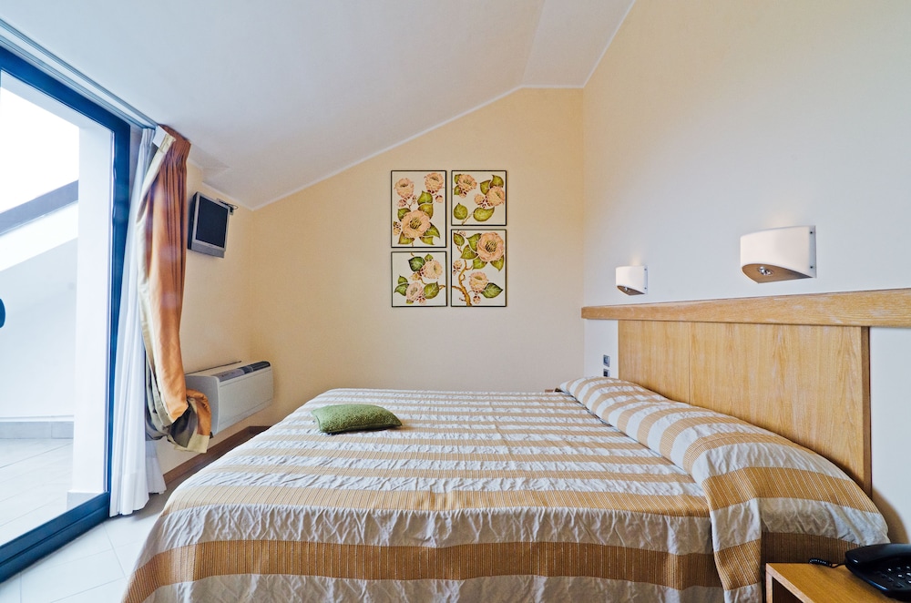 Deluxe Double Room - Photo 3