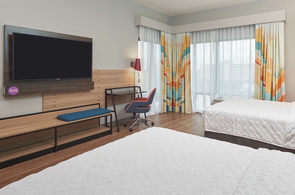 Room, 2 Queen Beds, Accessible, Bathtub - Photo 3