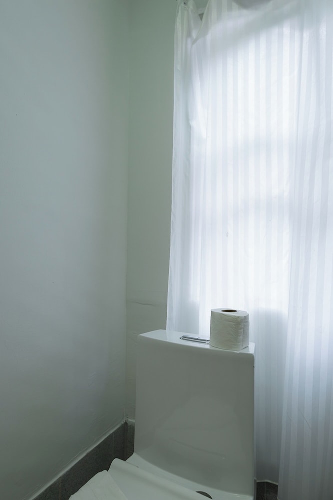 Deluxe Room - Photo 5