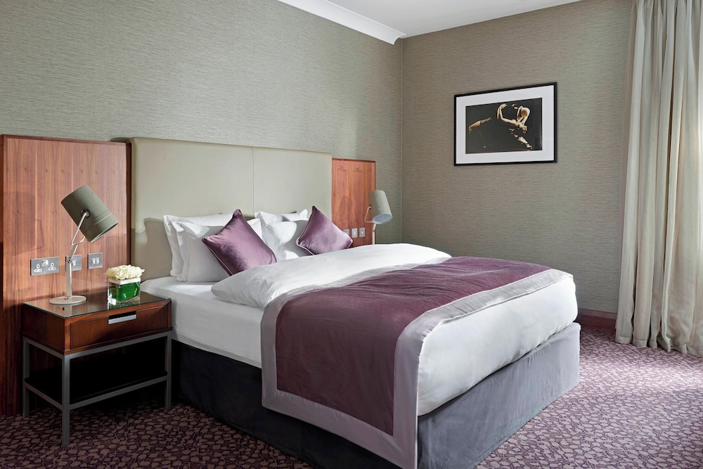 Suite, 1 King Bed, City View - Photo 3