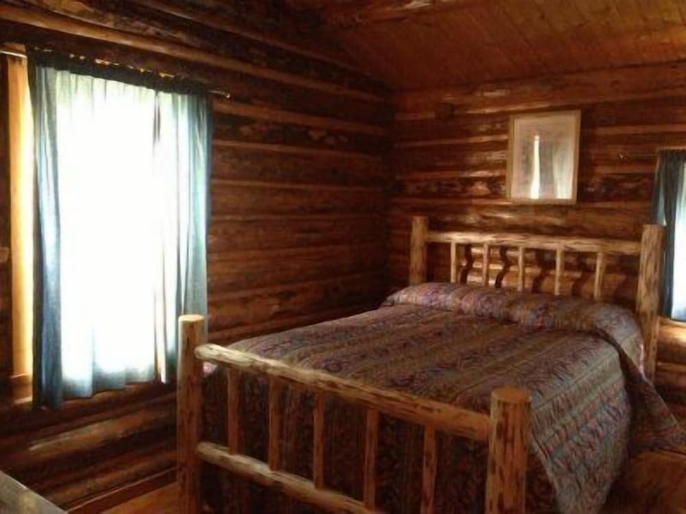Cabin 1 photo 1
