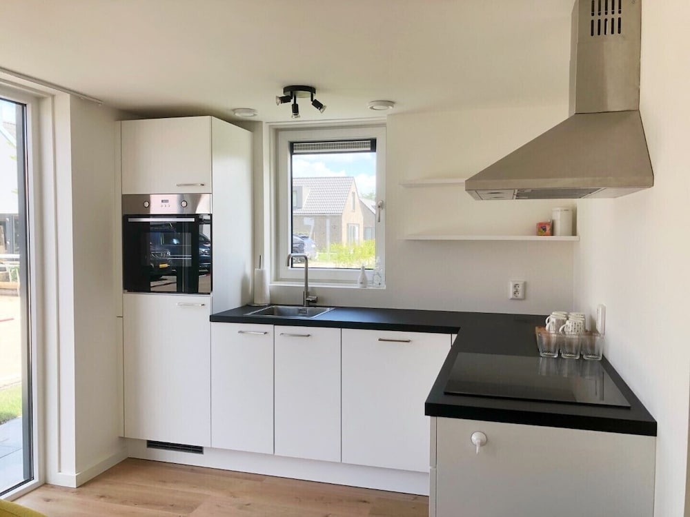 Bungalow 74 photo 3