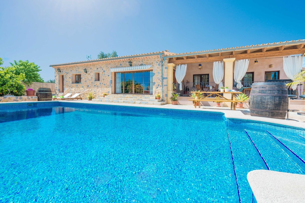 Villa photo 3