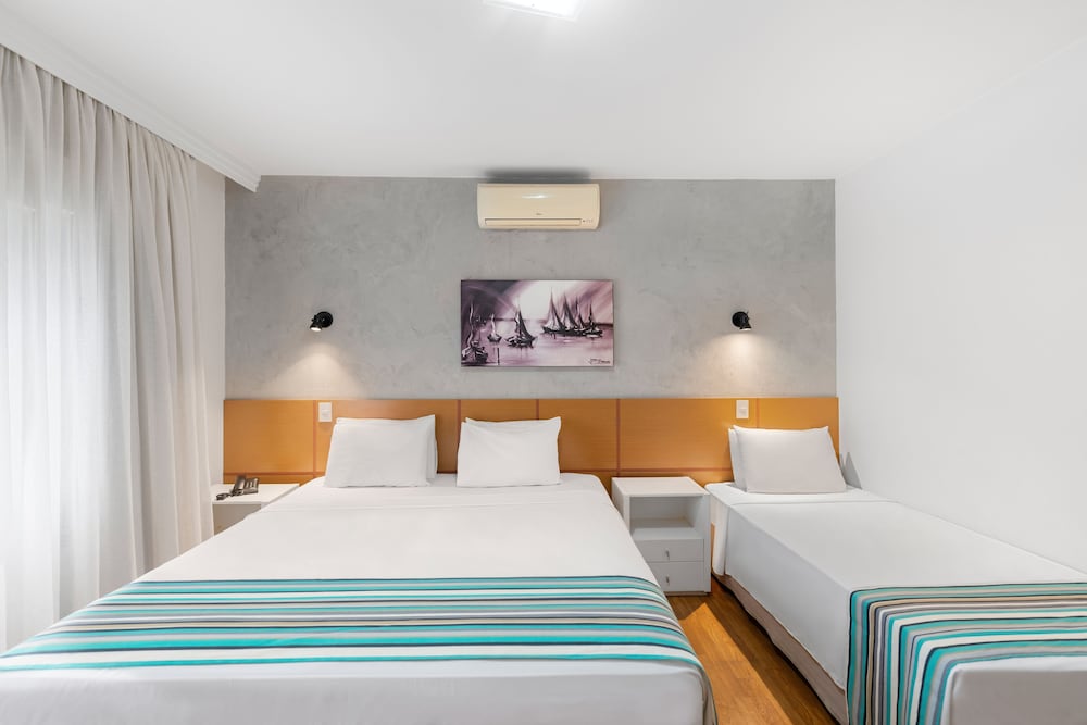 Room - Photo 4