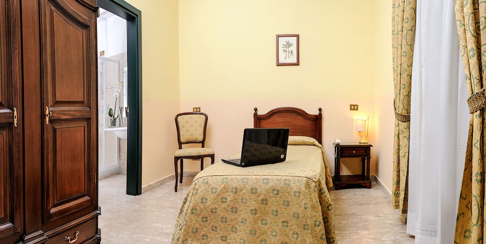 Single Room photo 1