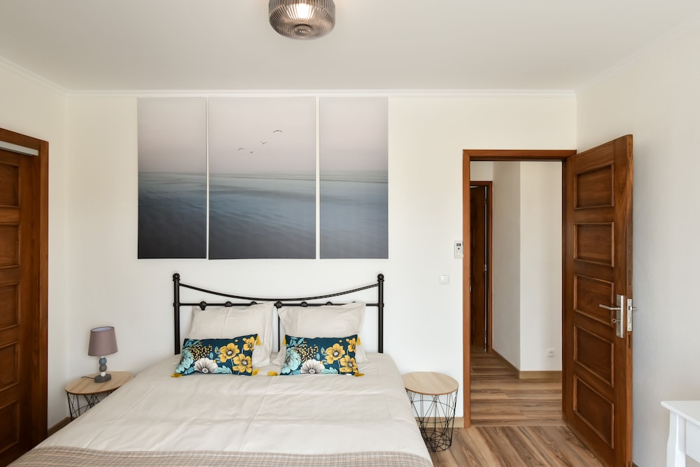 House, 3 Bedrooms photo 2