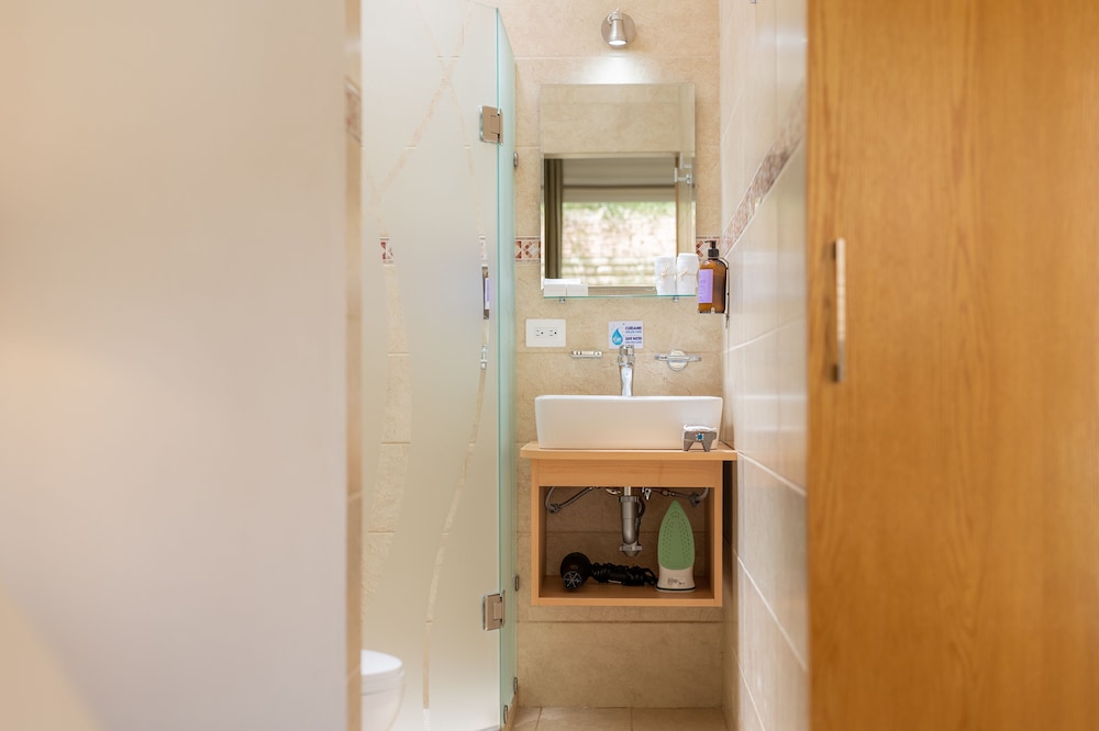 Standard Room - Photo 9