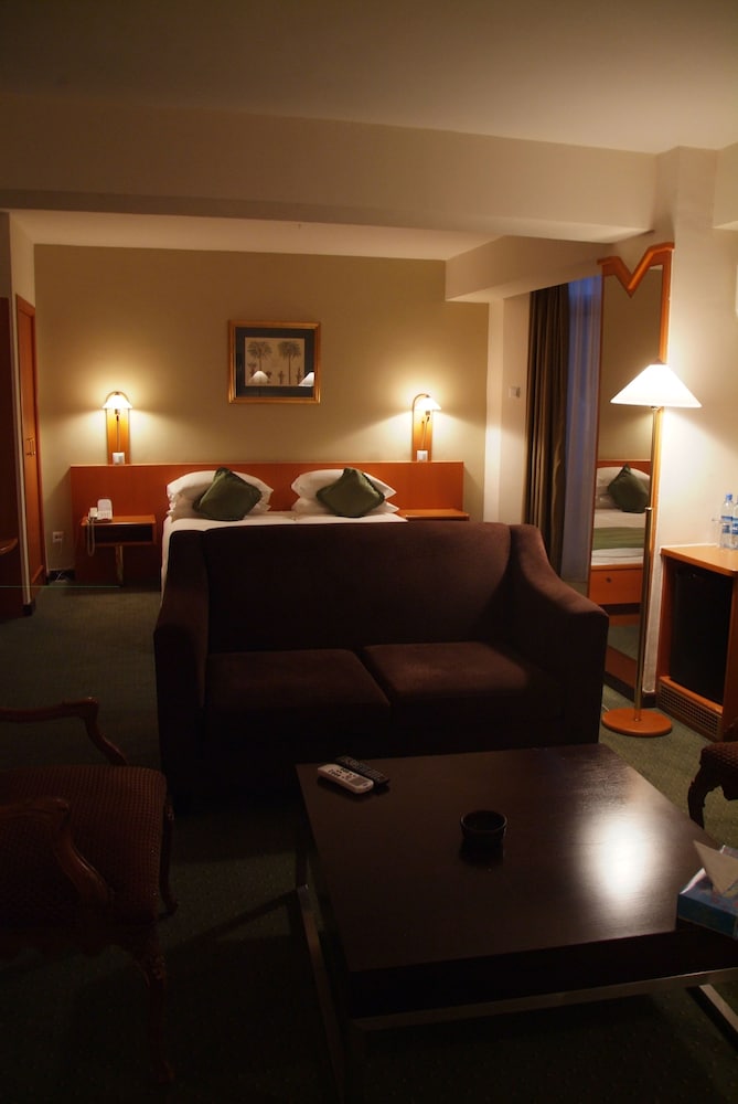 Standard Twin Room, Lake View (With Extra Bed) photo 2
