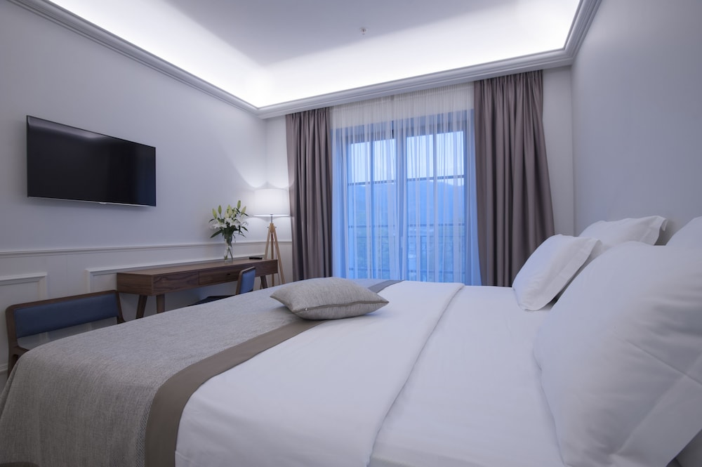 Double Room, 1 Queen Bed