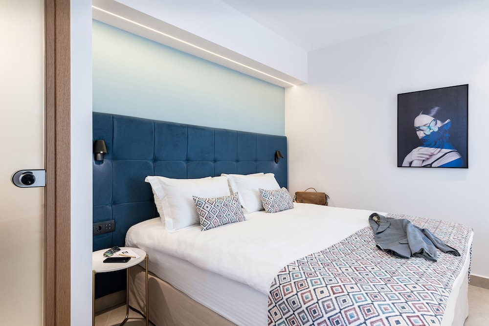 Room (Special)