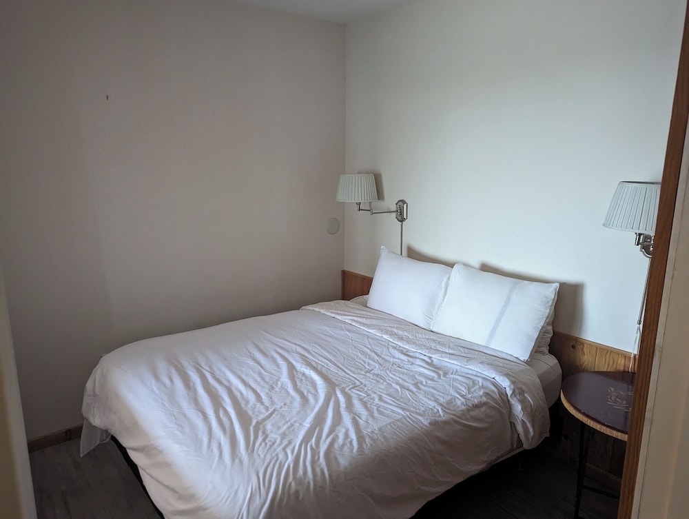 Comfort Apartment, 1 Queen Bed with Sofa bed, Kitchenette, Ocean View photo 3
