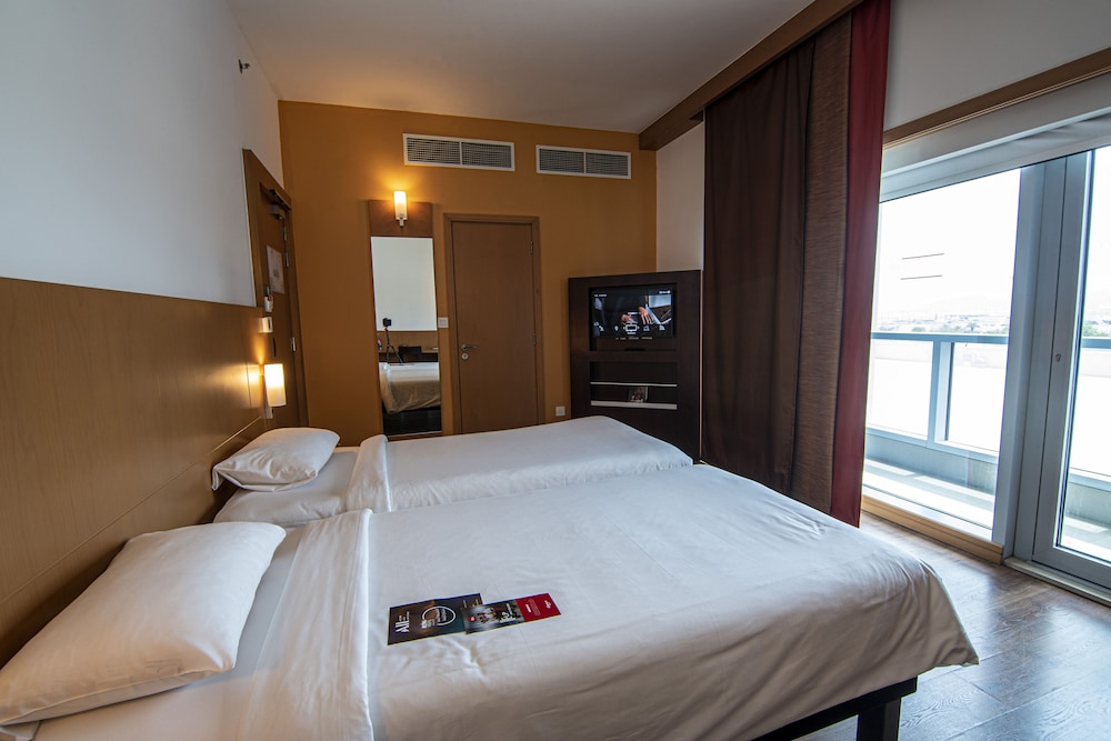 Superior Room, 2 Twin Beds photo 3