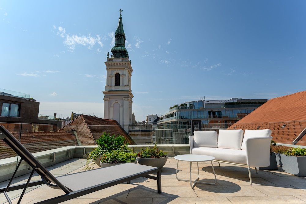 Executive with terrace - Photo 2