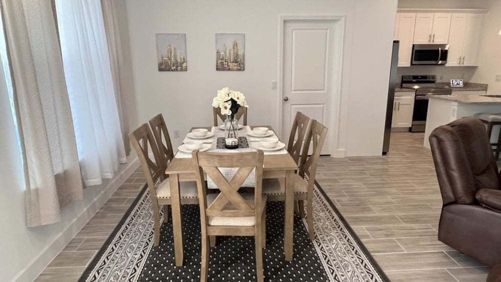 Brand New Spacious 3 Bedroom Home, Billede 19