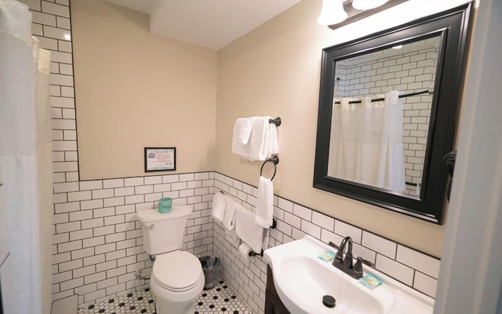 Basic Apartment photo 3