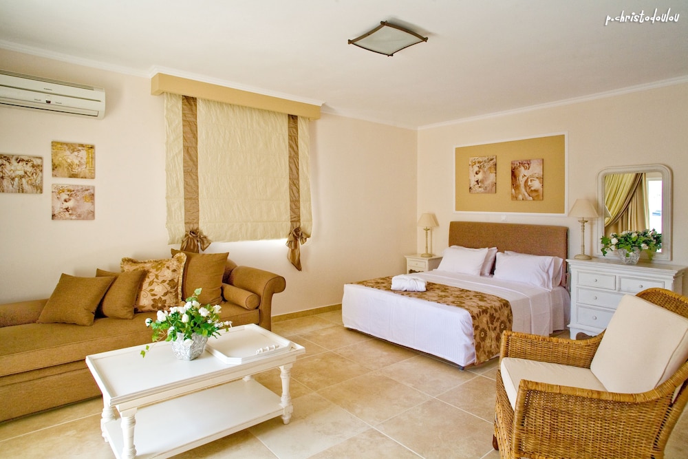 Classic Double Room, Pool View photo 1