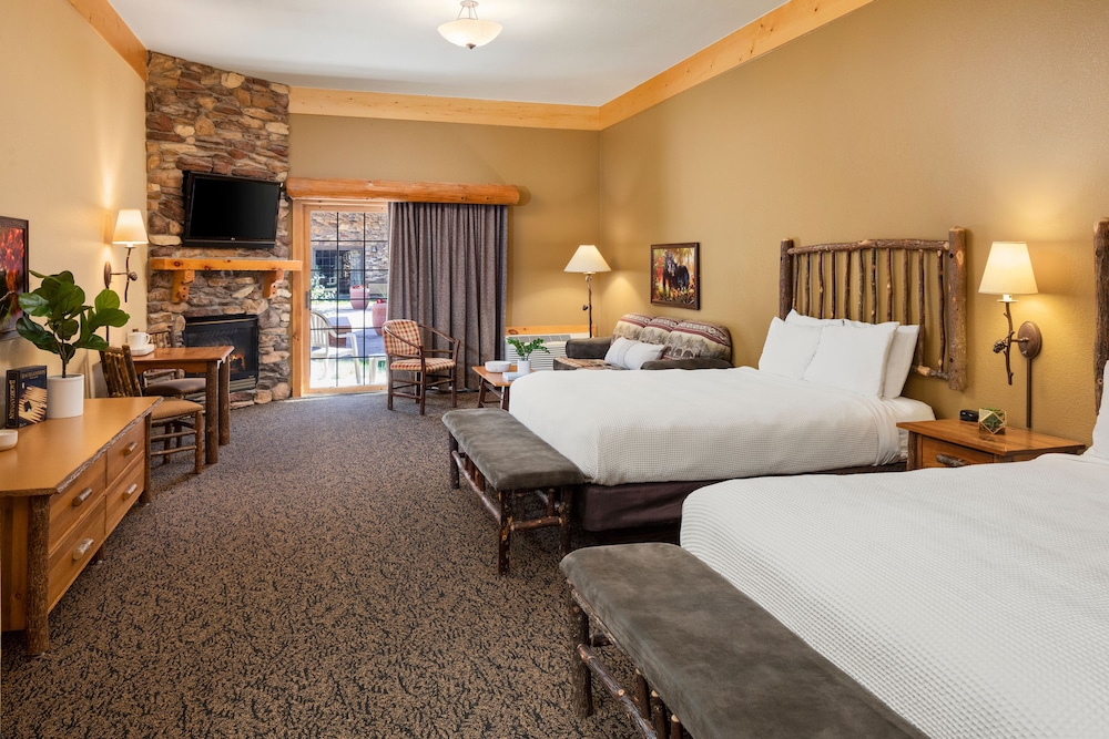 2 Queen Fireplace Suite