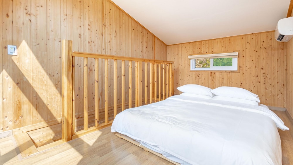 Basic Room, 1 Bedroom (private villa 1) - Photo 3