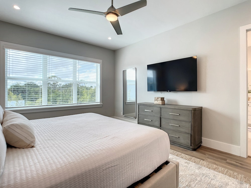 House, Multiple Beds, Pool Access, Pool View (Lala at the Beach 512)