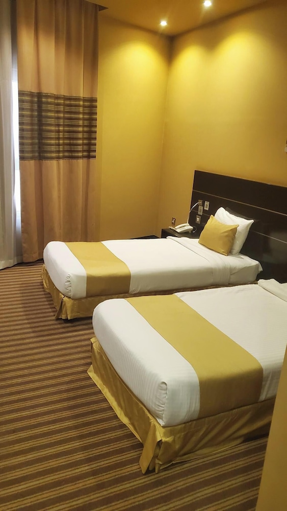 Standard Twin Room, City View photo 1