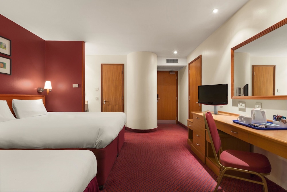 Room, 1 Double Bed, Non Smoking - Photo 4