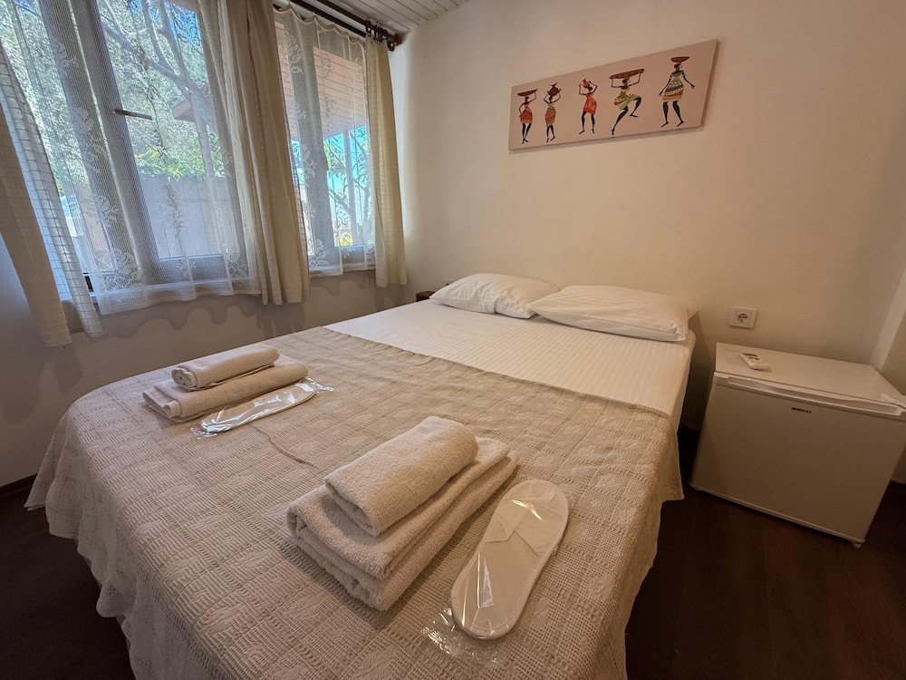 Room 5 photo 1