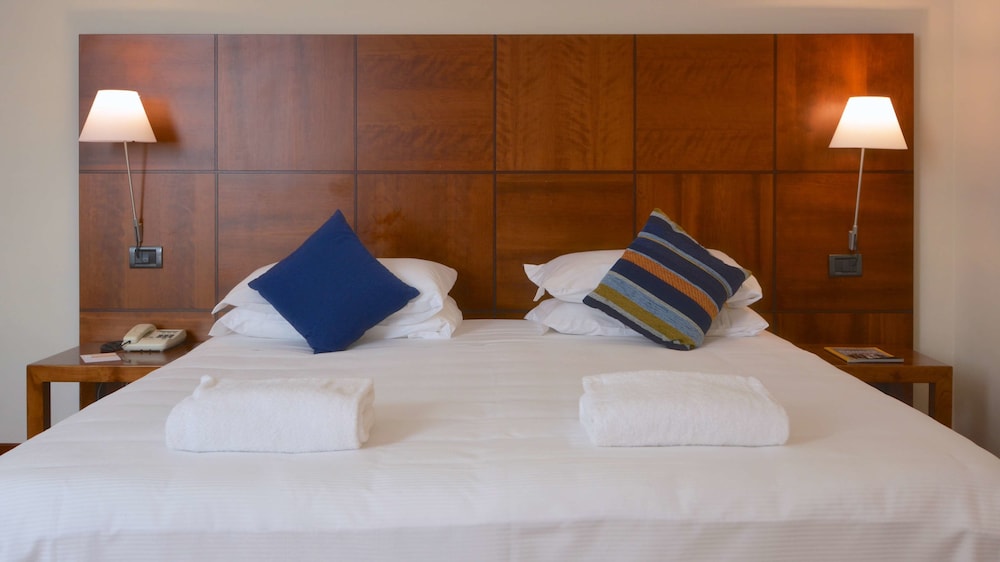 Standard Triple Room, 1 Queen Bed with Sofa bed - Photo 7