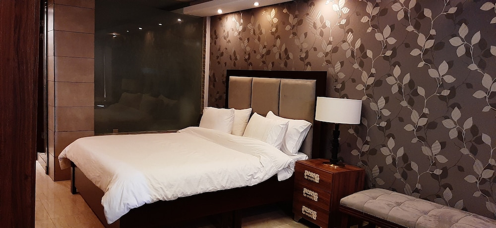 Economy Suite photo 1
