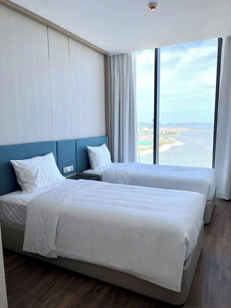 Luxury Apartment, Ocean View