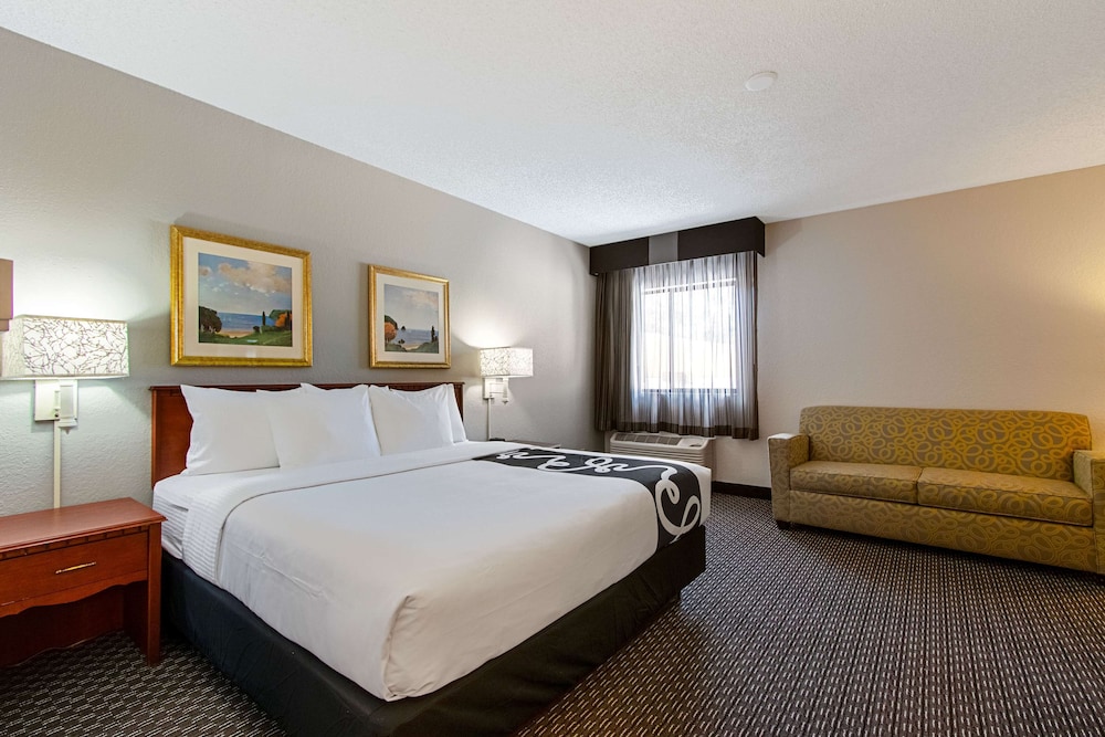Deluxe Room, 1 King Bed, Non Smoking (Deluxe Executive Room) - Photo 6