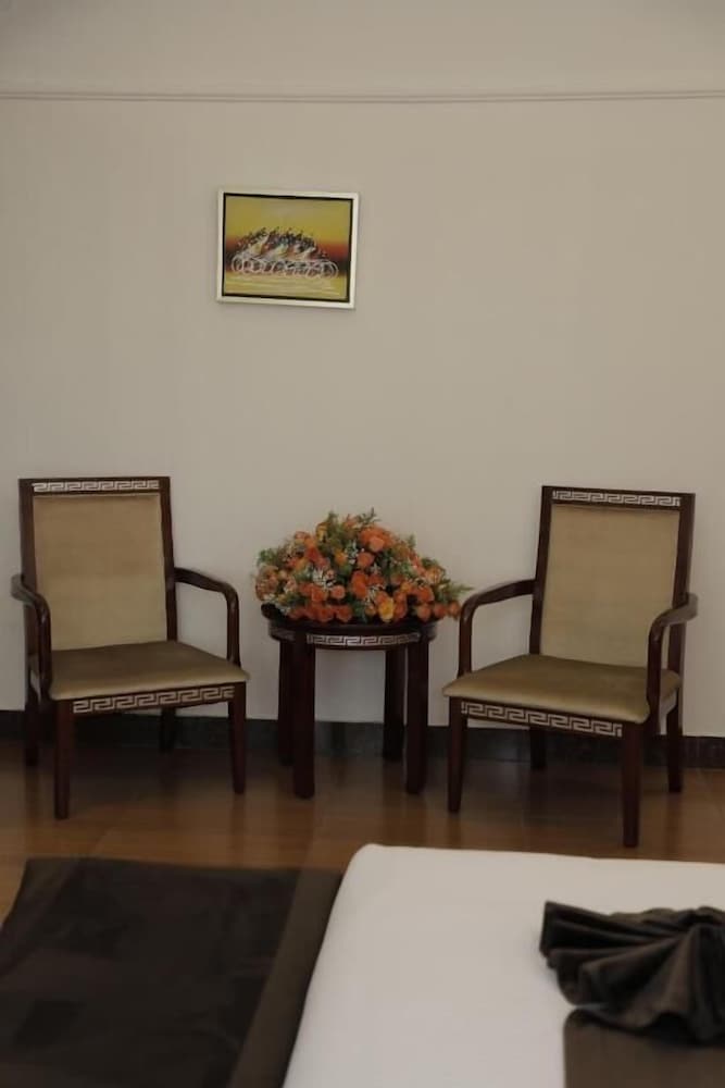 Executive Suite, 1 King Bed, Balcony, City View photo 3