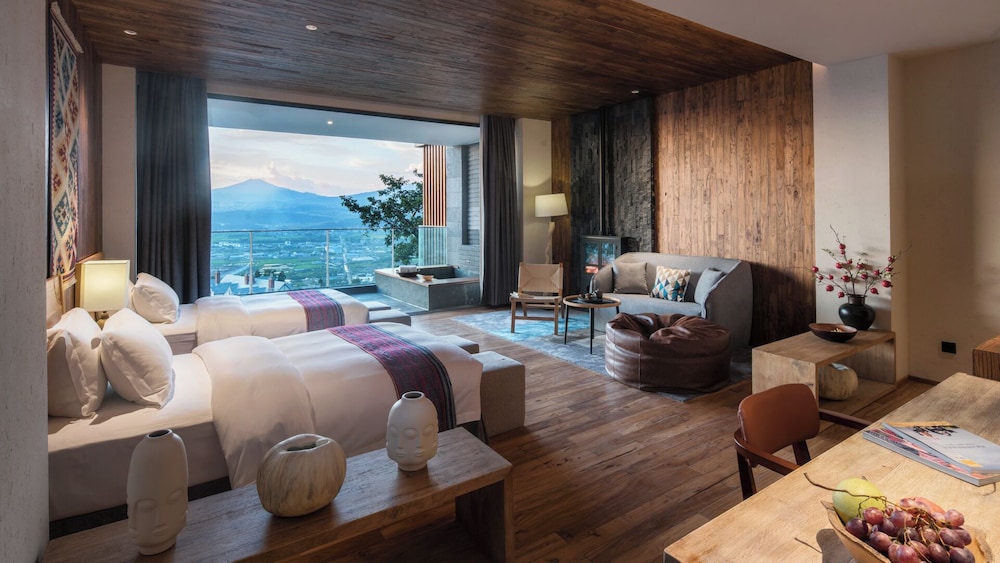Luxury Twin Room, Hill View photo 2
