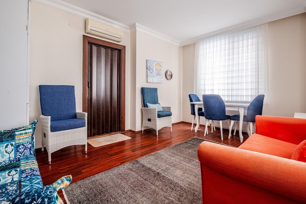 Apartment photo 2