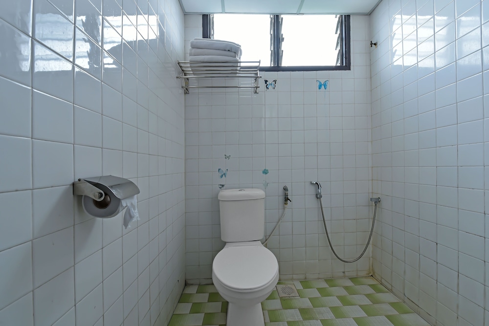 Family Room, Private Bathroom photo 2