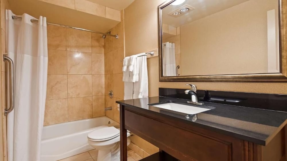 Room, 1 Queen Bed, Non Smoking (Efficiency) - Photo 4