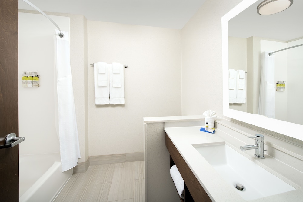 Standard Room, Accessible (Communications, Mobility, Access Tub) - Photo 7