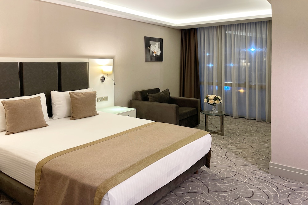 Standard Double or Twin Room - Photo 2