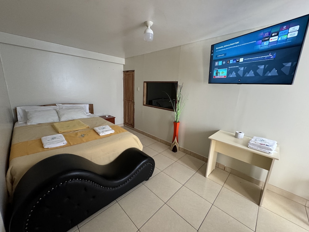 Basic Double Room, 1 Queen Bed, Sauna photo 2