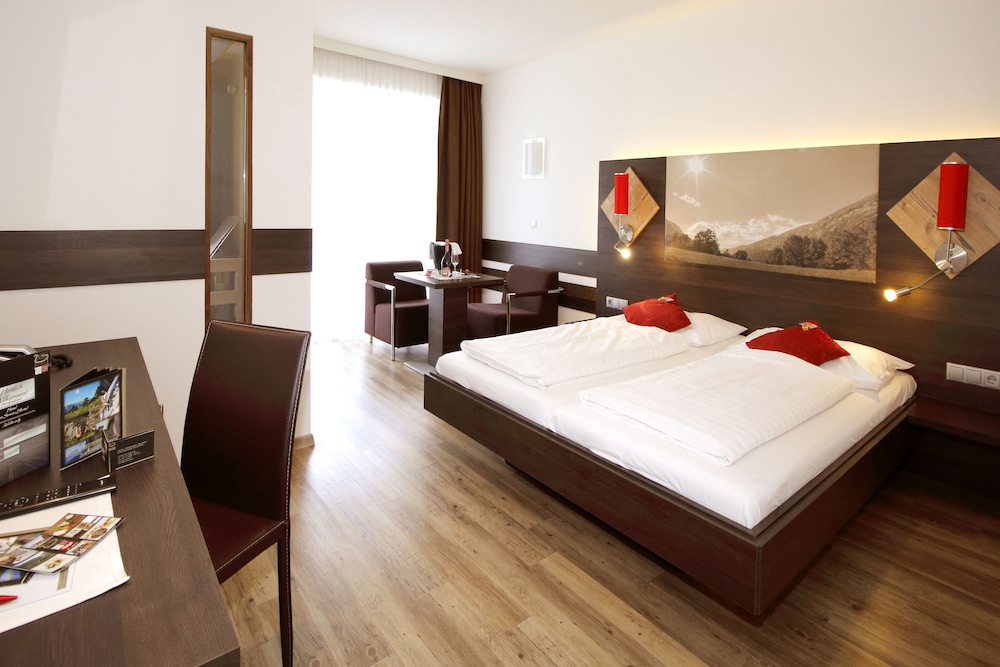Suite, Sauna, Mountain View photo 3